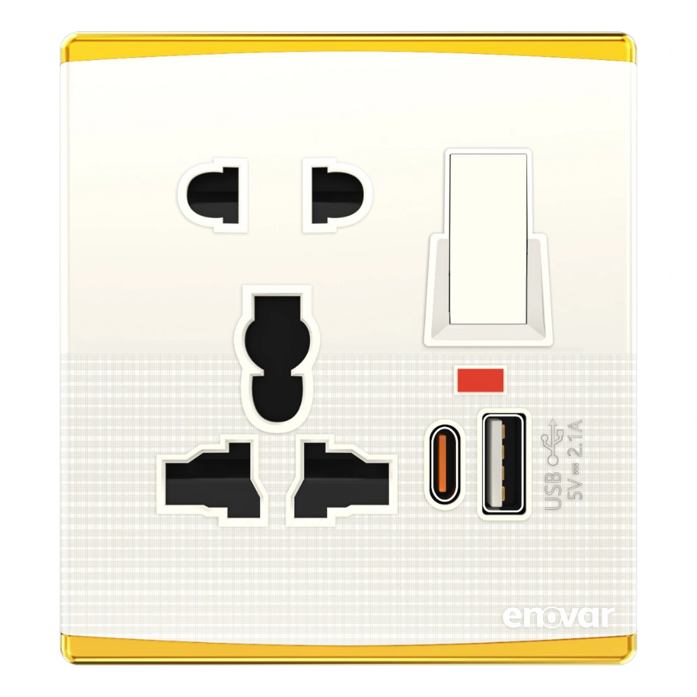 Cherry (15) ENOVAR (Cherry) 5 Pin Multi Socket with USB A+C, front view installed